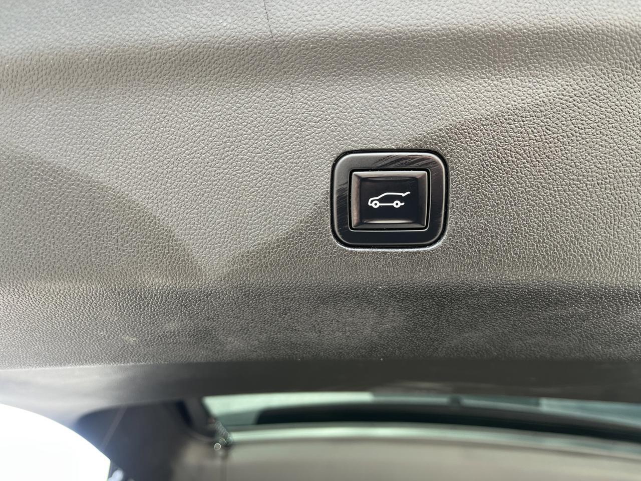 2023 Chevrolet Tahoe High Country 4WD AdvTech MaxTrrlngPkgs w/22s Sunroof SuperCruise AdptvCrz RearSeatMedia PwrSteps Saukville WI