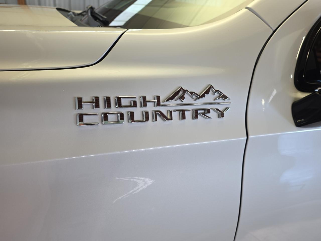 2023 Chevrolet Tahoe High Country High Country Sand Lake NY