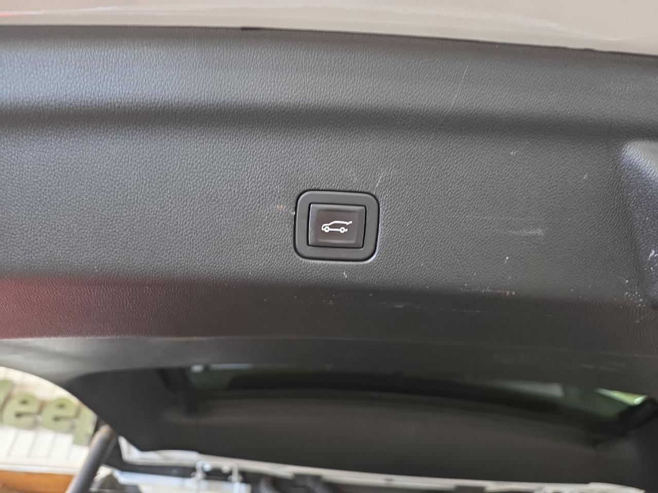 2023 Chevrolet Tahoe High Country High Country Sand Lake NY