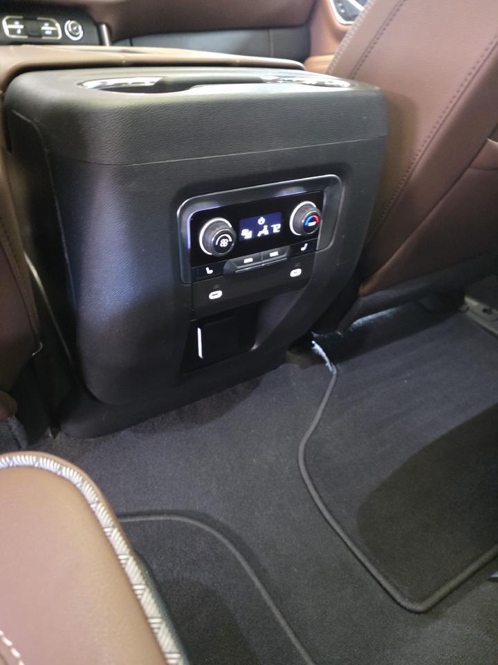 2023 Chevrolet Tahoe High Country High Country Sand Lake NY