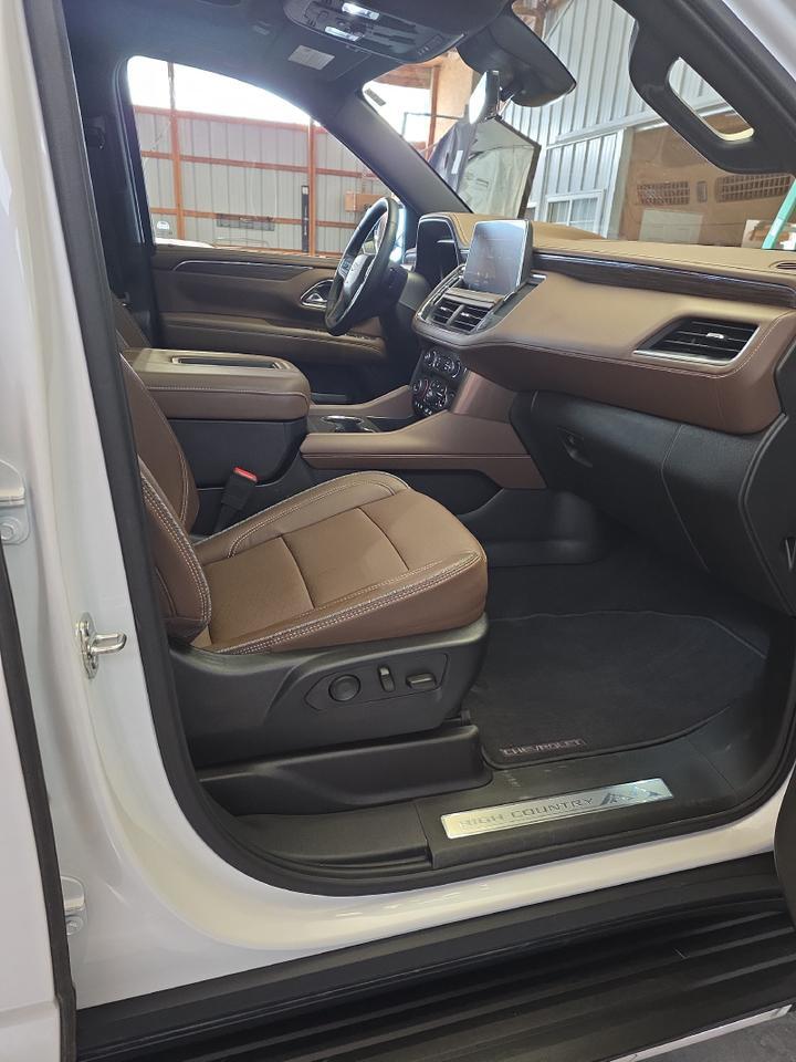 2023 Chevrolet Tahoe High Country High Country Sand Lake NY