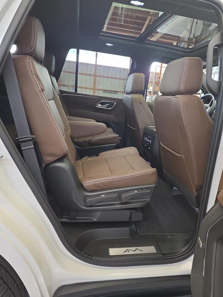 2023 Chevrolet Tahoe High Country High Country Sand Lake NY