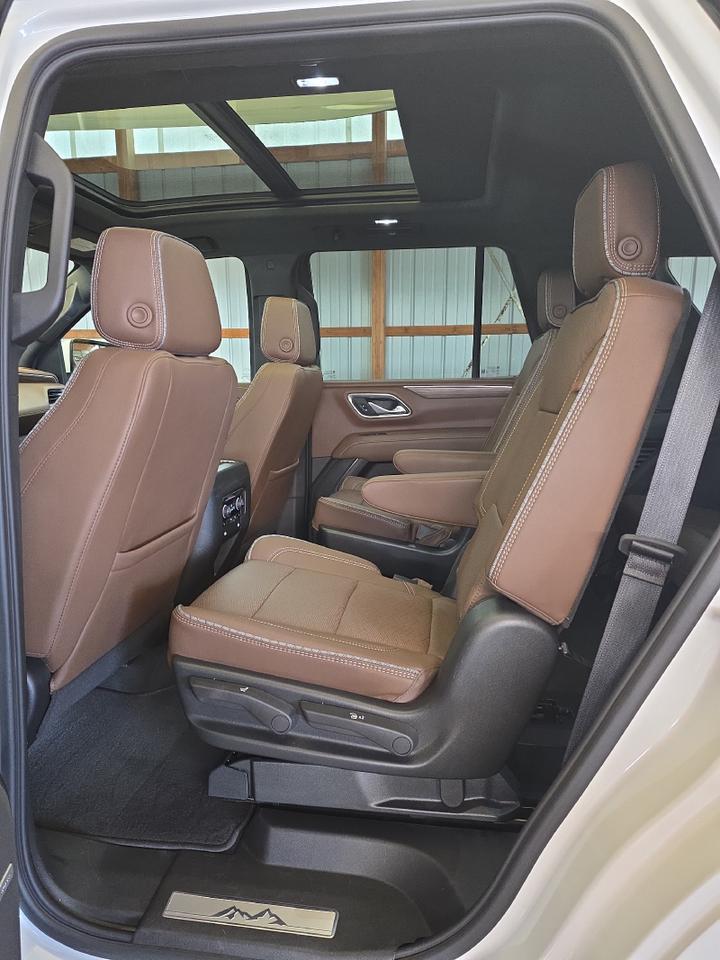 2023 Chevrolet Tahoe High Country High Country Sand Lake NY