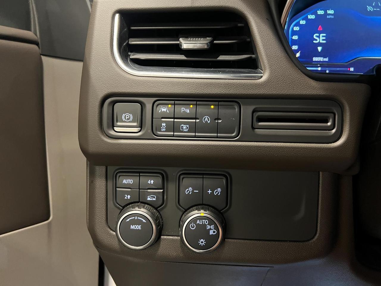 2023 Chevrolet Tahoe LT photo 14