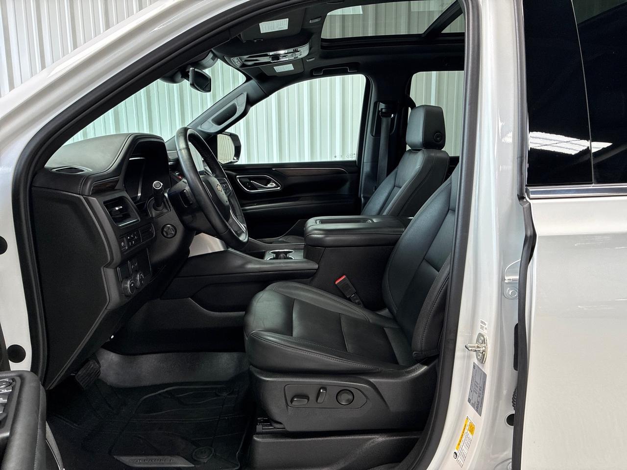 2023 Chevrolet Tahoe LT, Signature Pkg (Luxury Pkg, Pano Roof, 20in Wheels), Buckets, Black Out Emblems Houston TX