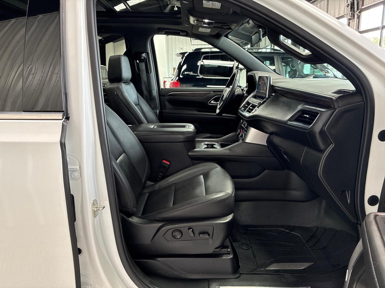 2023 Chevrolet Tahoe LT, Signature Pkg (Luxury Pkg, Pano Roof, 20in Wheels), Buckets, Black Out Emblems Houston TX