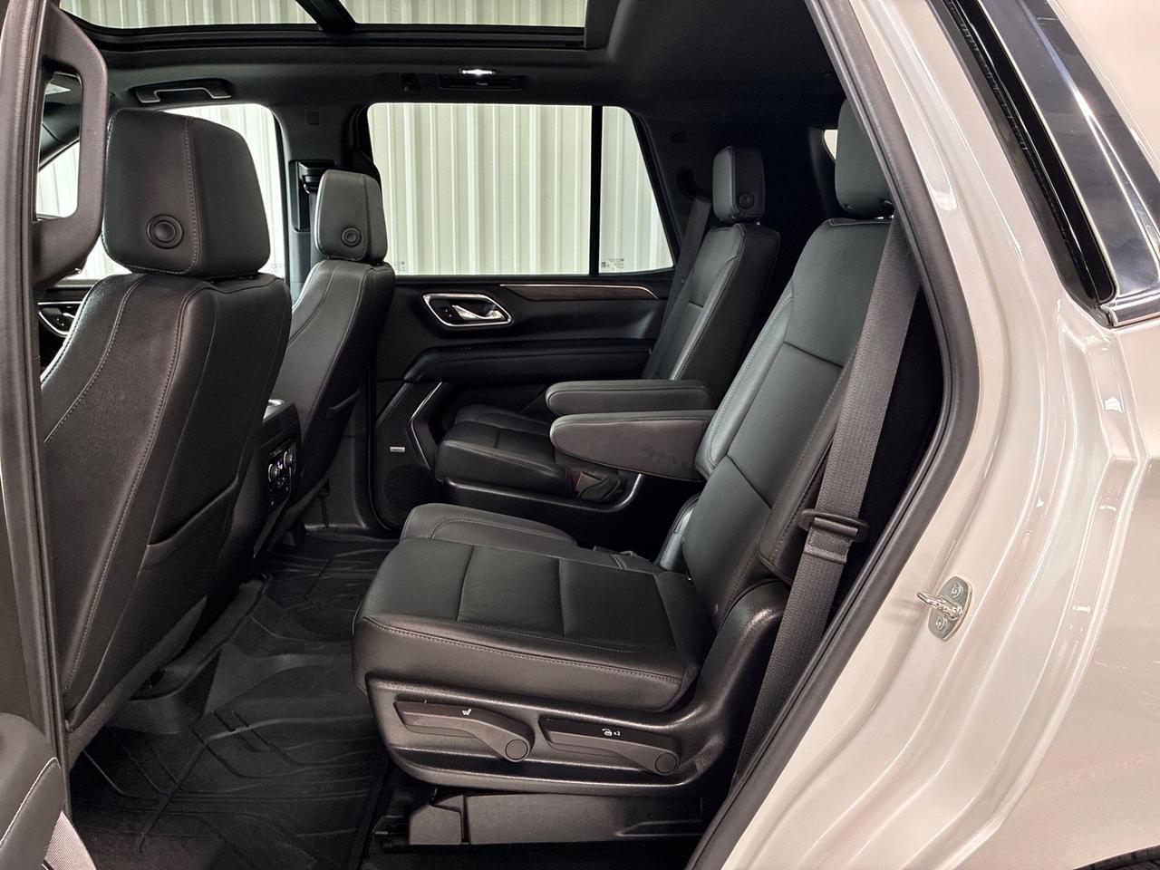 2023 Chevrolet Tahoe LT, Signature Pkg (Luxury Pkg, Pano Roof, 20in Wheels), Buckets, Black Out Emblems Houston TX