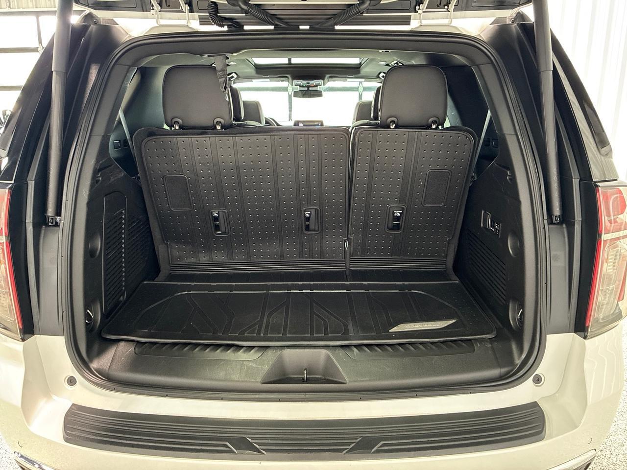 2023 Chevrolet Tahoe LT, Signature Pkg (Luxury Pkg, Pano Roof, 20in Wheels), Buckets, Black Out Emblems Houston TX
