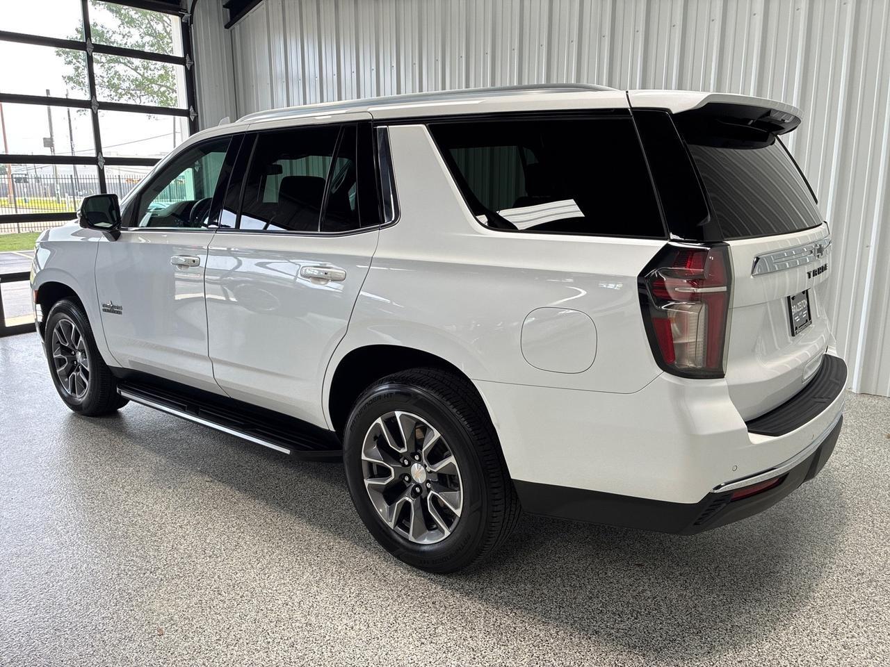 2023 Chevrolet Tahoe LT, Signature Pkg (Luxury Pkg, Pano Roof, 20in Wheels), Buckets, Black Out Emblems
