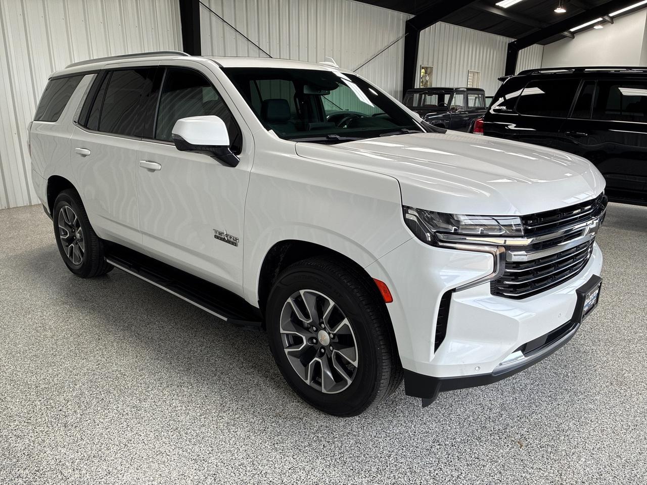 2023 Chevrolet Tahoe LT, Signature Pkg (Luxury Pkg, Pano Roof, 20in Wheels), Buckets, Black Out Emblems Houston TX