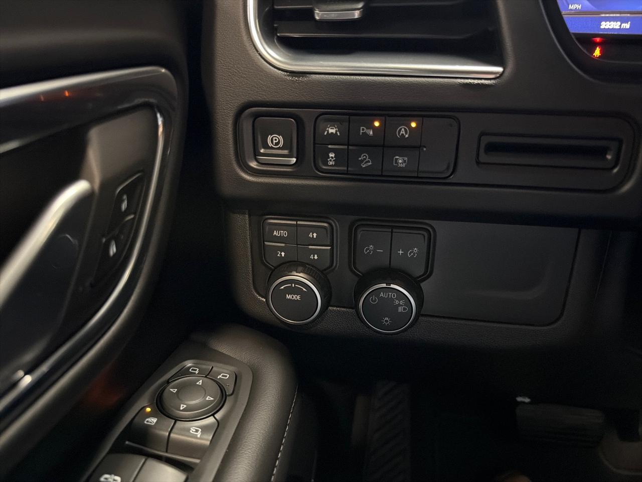 2023 Chevrolet Tahoe Z71, Luxury Pkg, Pano Roof, Bench Seat Houston TX