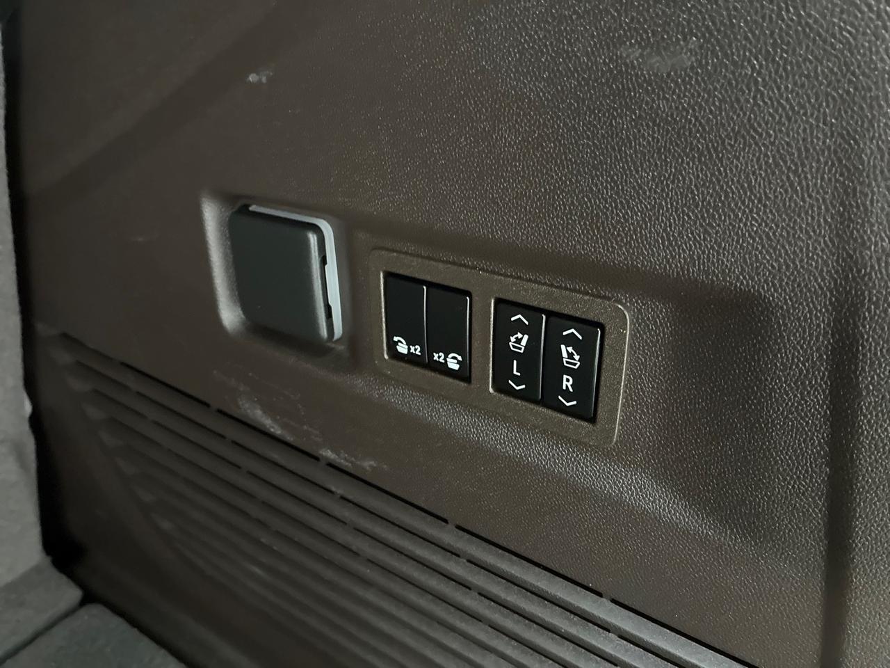 2023 Chevrolet Tahoe Z71, Luxury Pkg, Pano Roof, Buckets, All Weather Floor Liners Houston TX