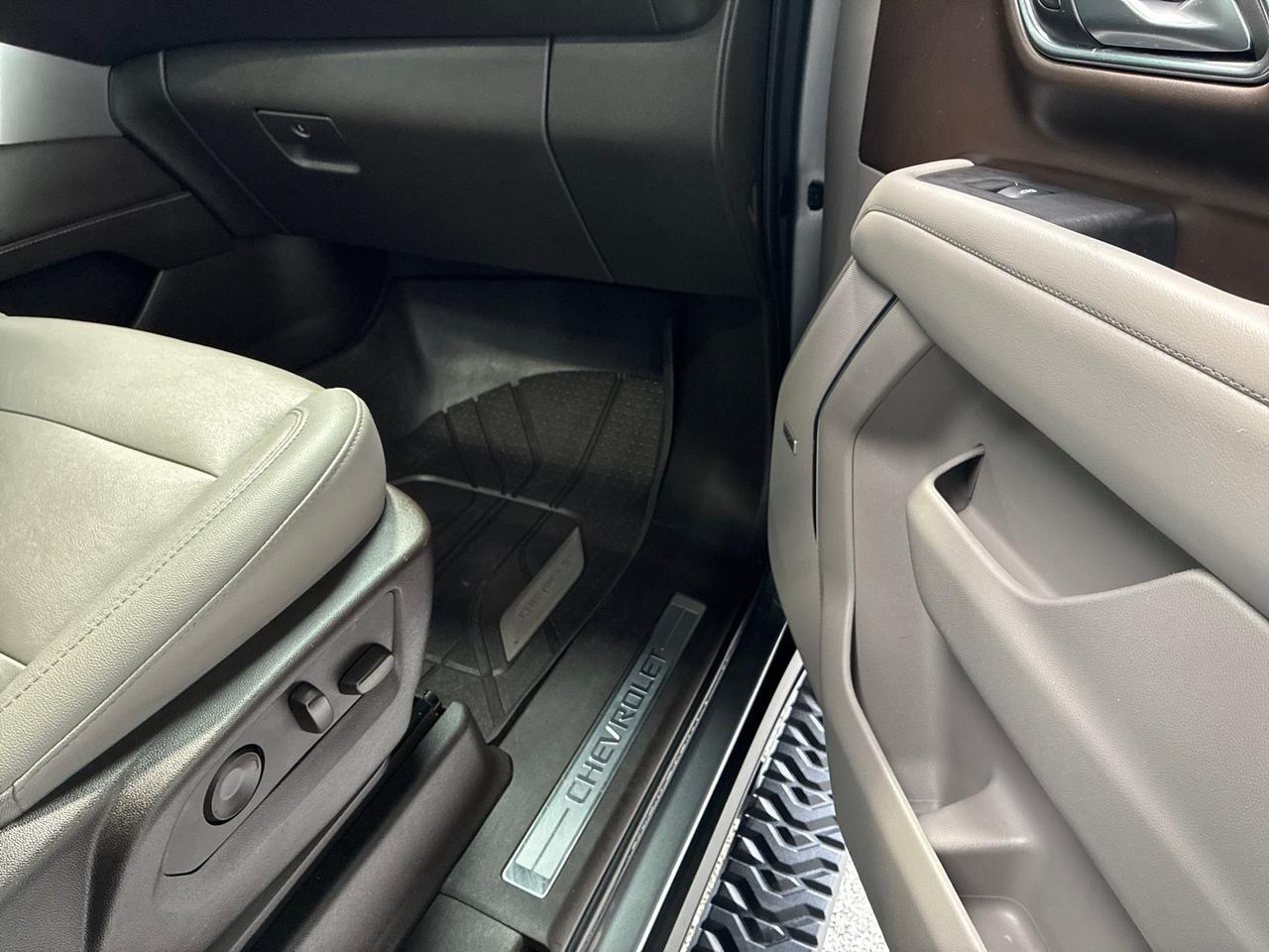 2023 Chevrolet Tahoe Z71, Luxury Pkg, Pano Roof, Buckets, All Weather Floor Liners Houston TX