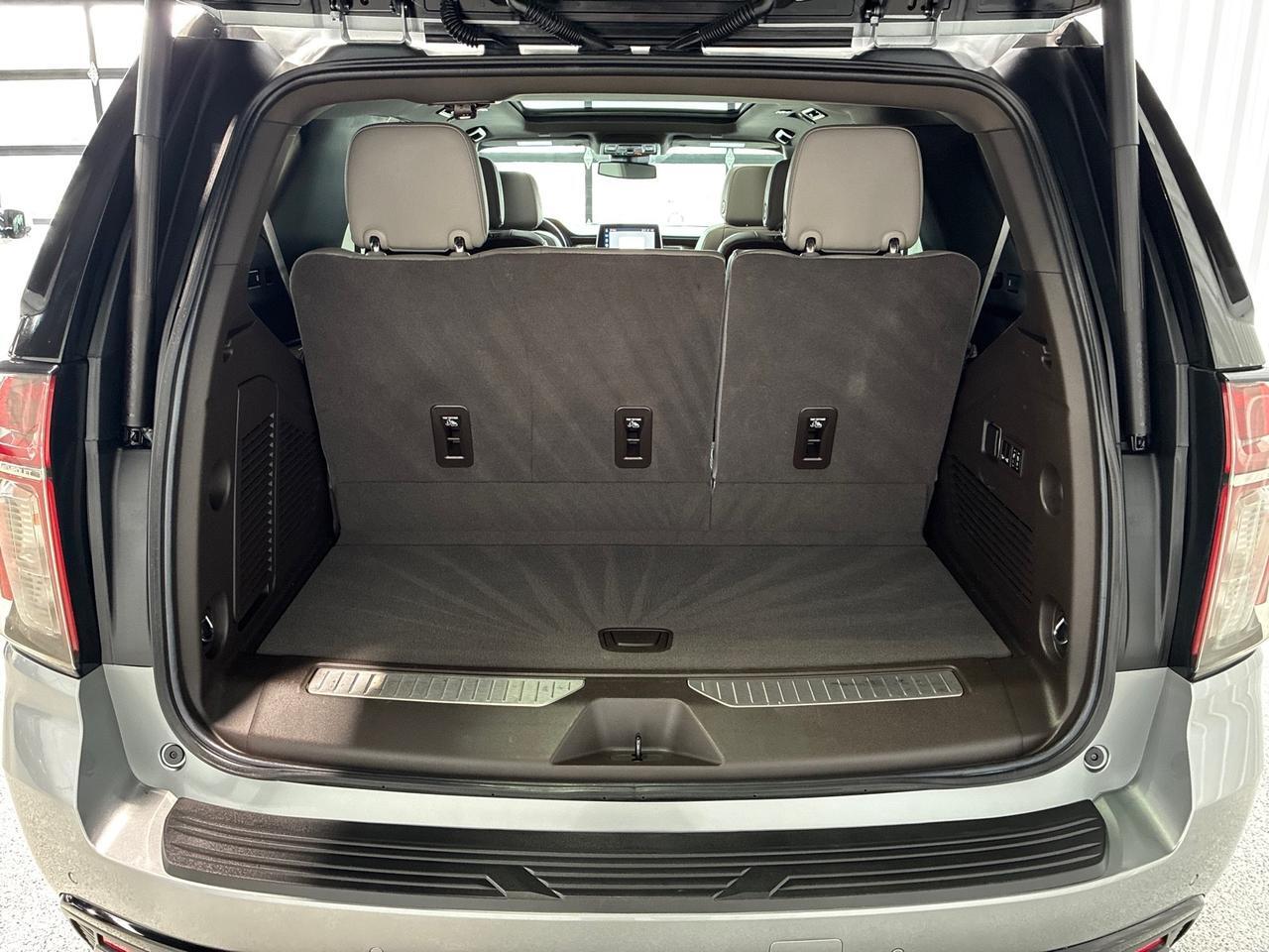 2023 Chevrolet Tahoe Z71, Luxury Pkg, Pano Roof, Buckets, All Weather Floor Liners Houston TX