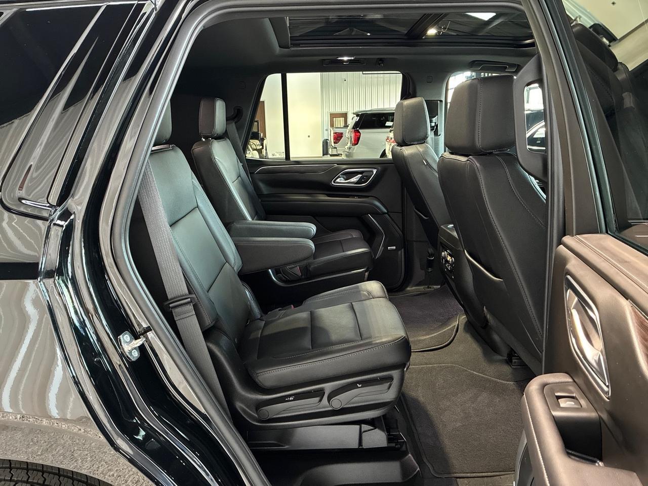 2023 Chevrolet Tahoe Z71, Luxury Pkg, Pano Roof, Buckets, Power Center Console Houston TX