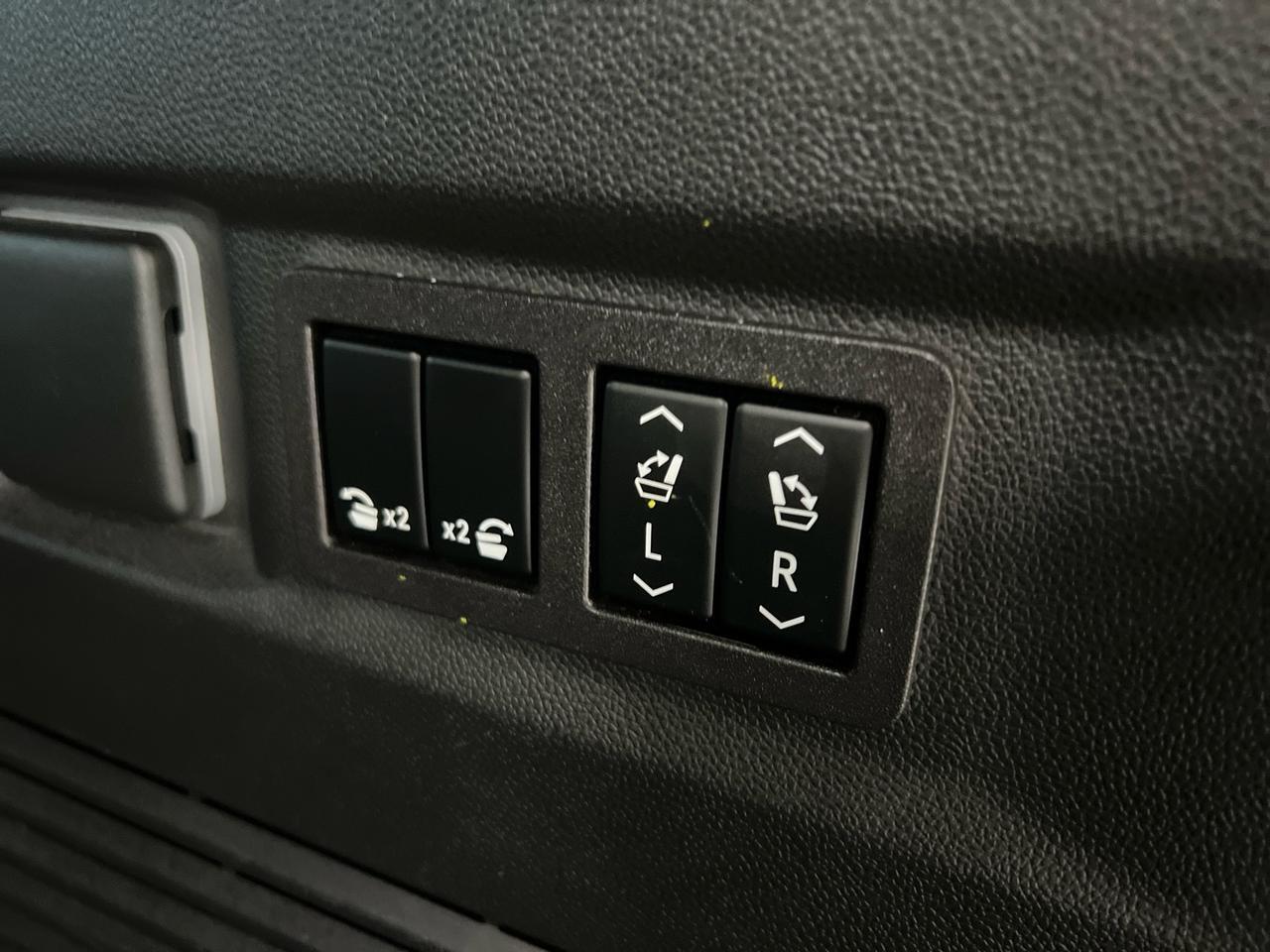 2023 Chevrolet Tahoe Z71, Luxury Pkg, Pano Roof, Buckets, Power Center Console Houston TX