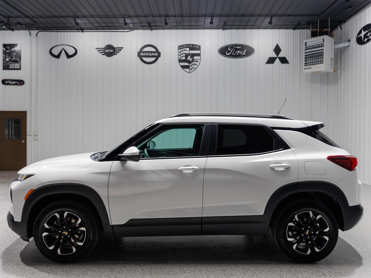 2023 Chevrolet Trailblazer LT photo 3