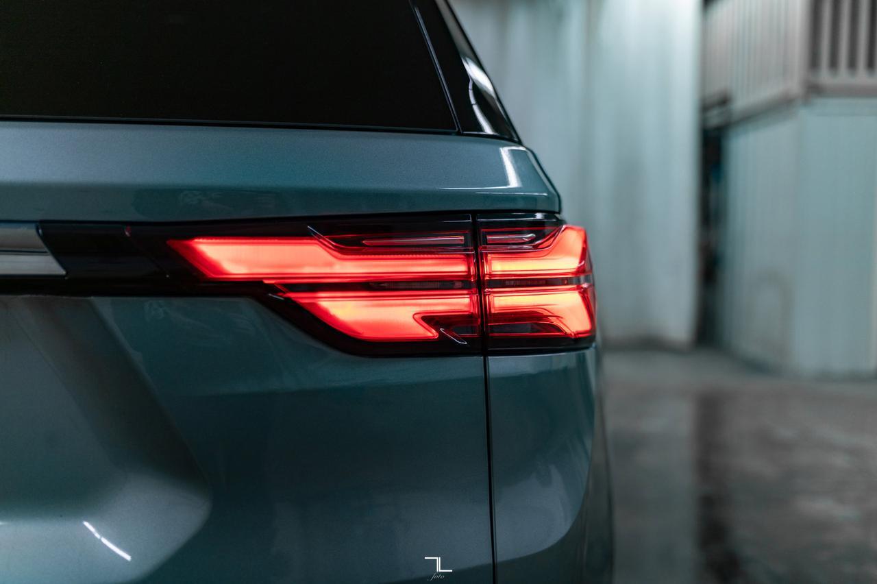 2023 Chevrolet Traverse AWD LS PSeat BCam 8 Passenger Red Deer AB