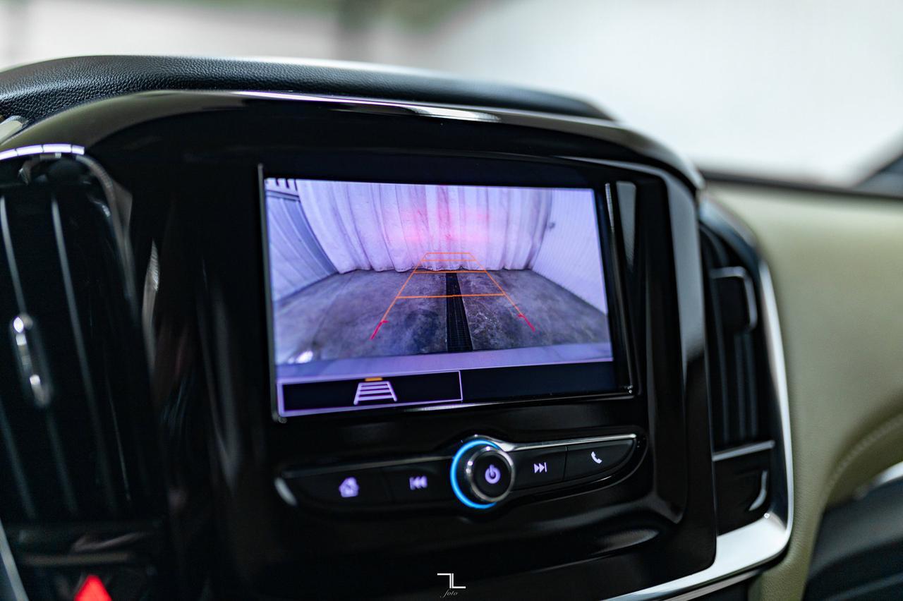 2023 Chevrolet Traverse AWD LS PSeat BCam 8 Passenger Red Deer AB