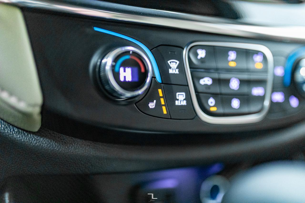 2023 Chevrolet Traverse AWD LS PSeat BCam 8 Passenger Red Deer AB