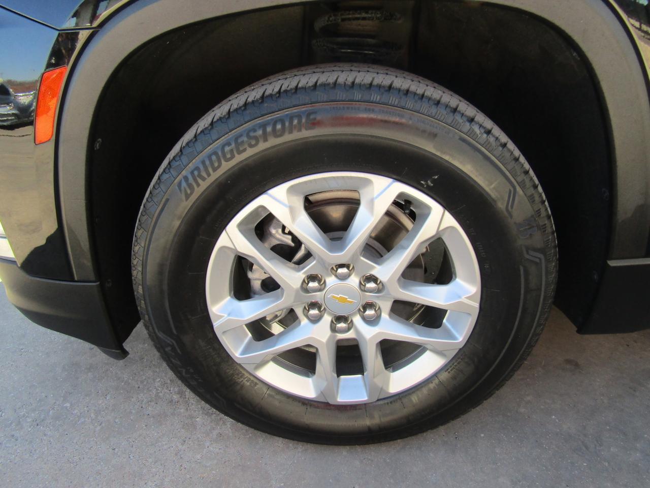 2023 Chevrolet Traverse FWD 4dr LS w/1LS Grand Prairie TX