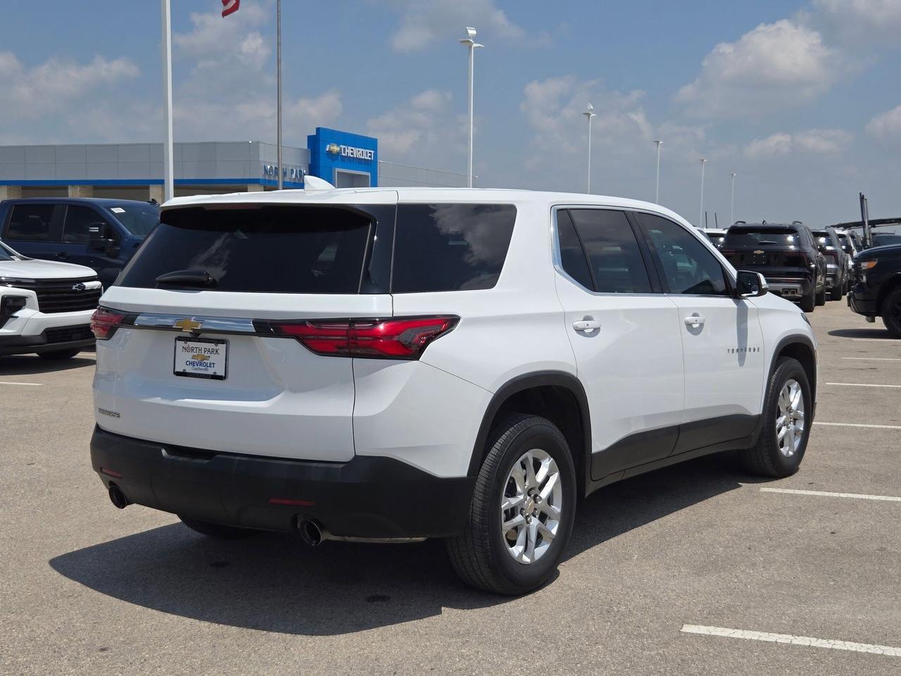 2023 Chevrolet Traverse LS