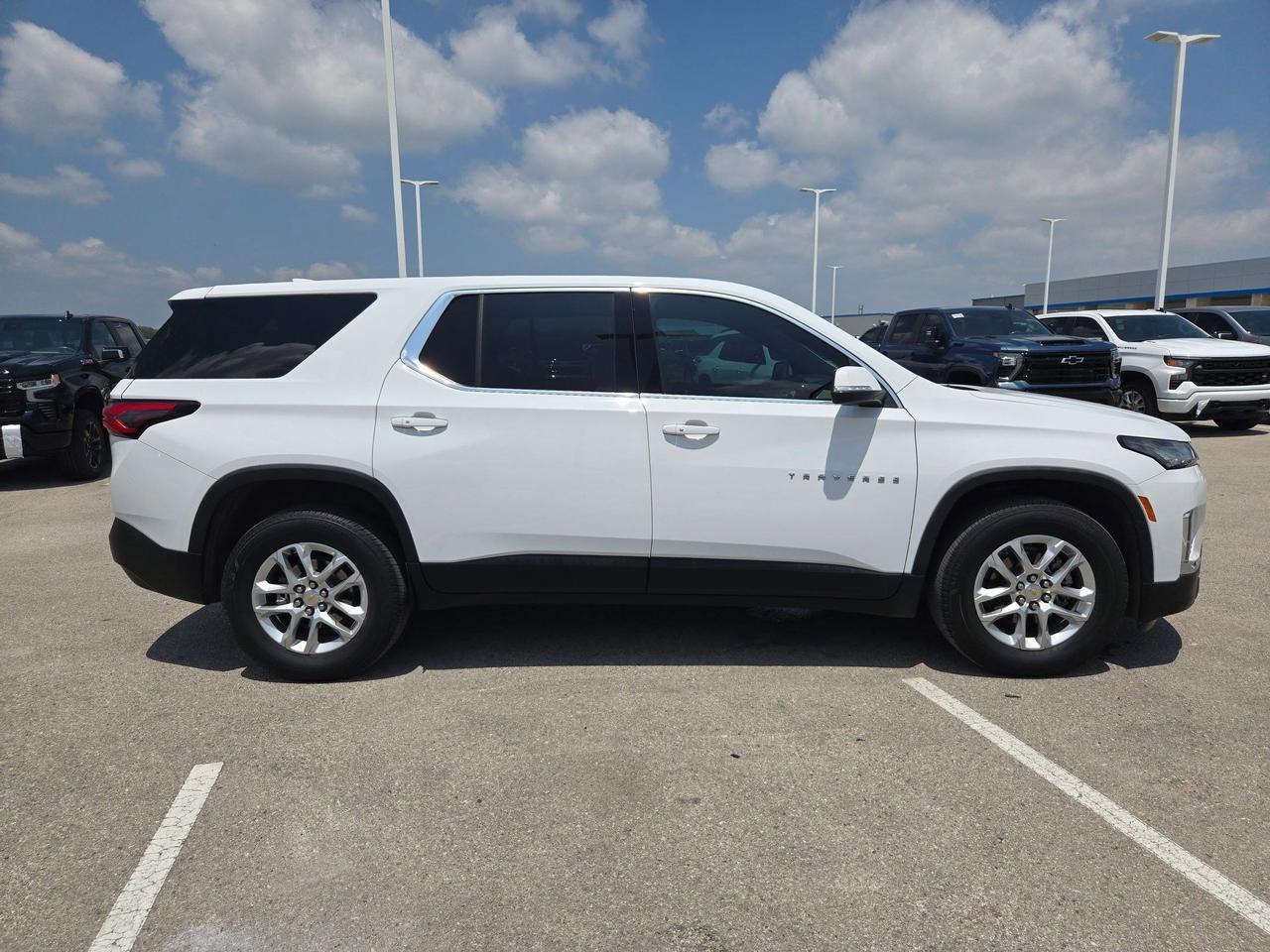 2023 Chevrolet Traverse LS