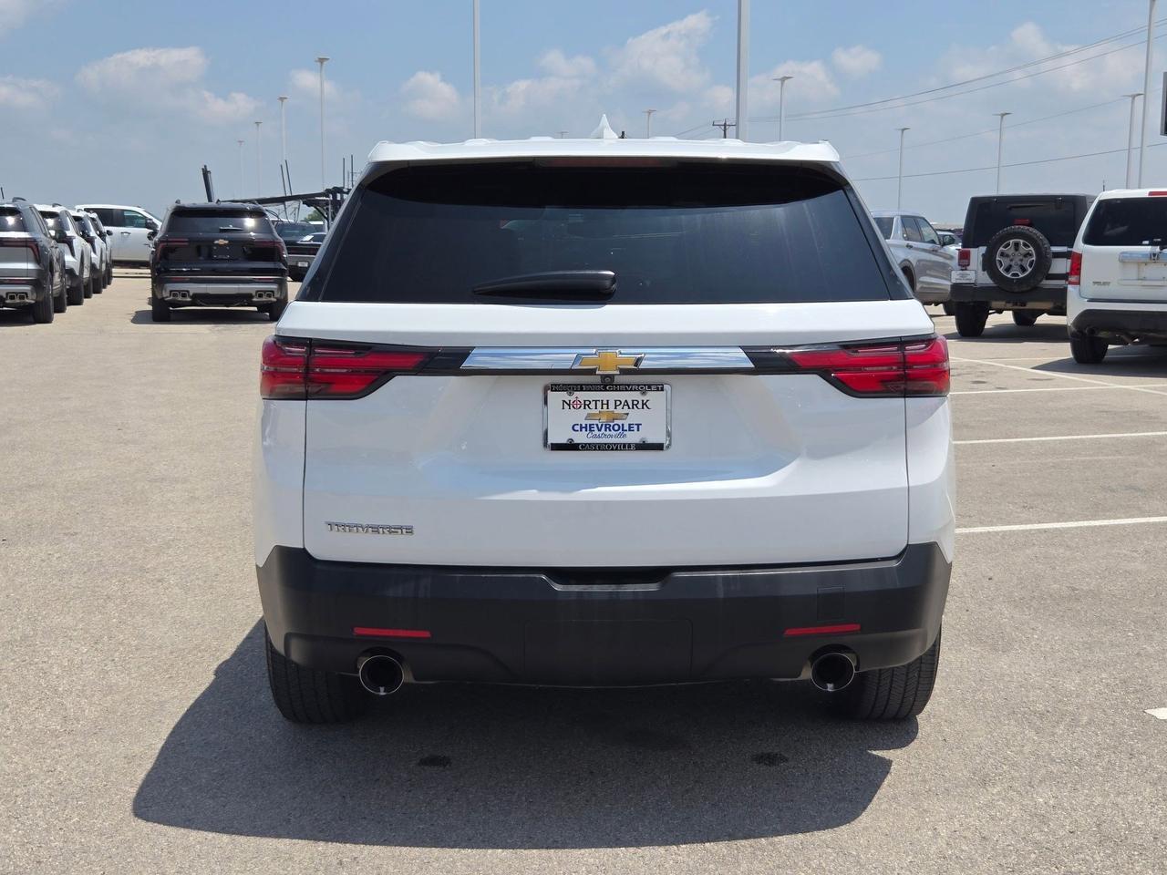 2023 Chevrolet Traverse LS Castroville TX