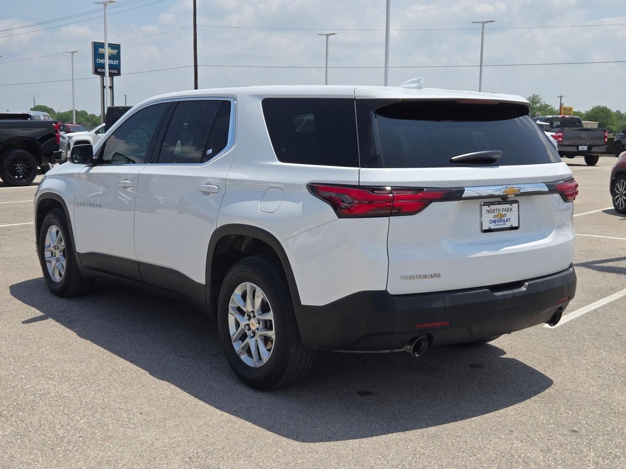 2023 Chevrolet Traverse LS Castroville TX