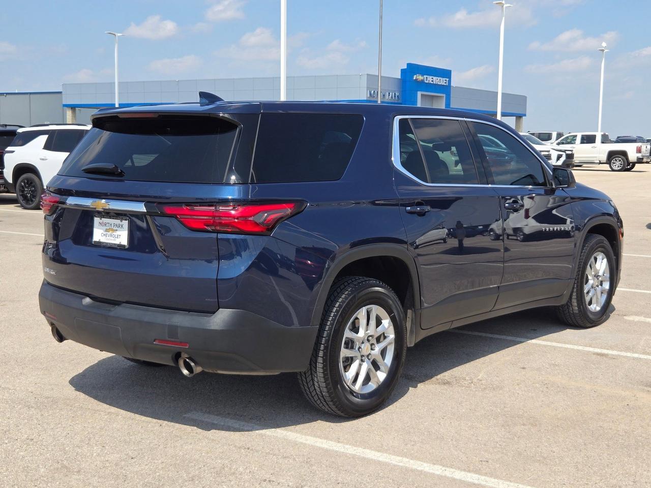 2023 Chevrolet Traverse LS