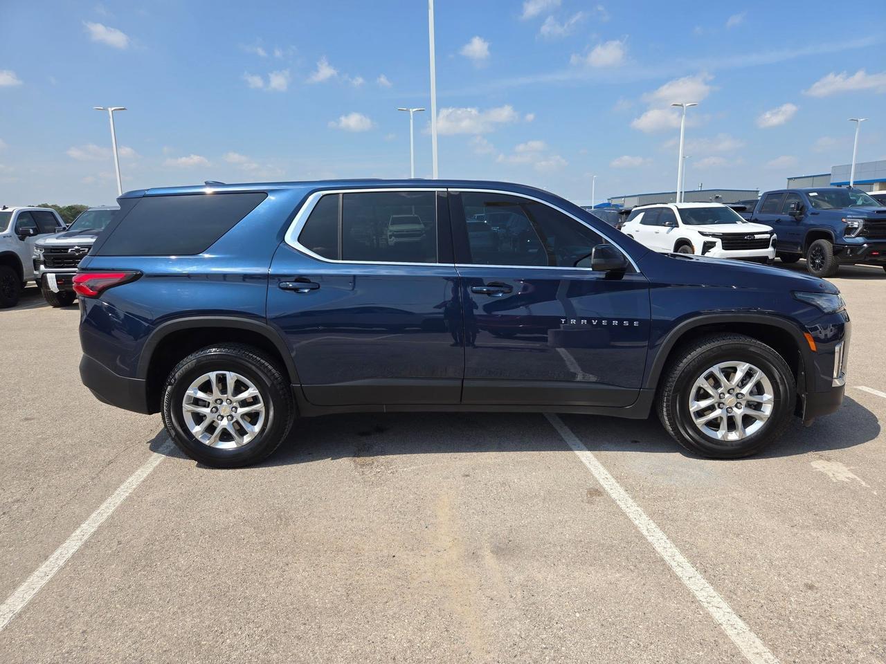 2023 Chevrolet Traverse LS