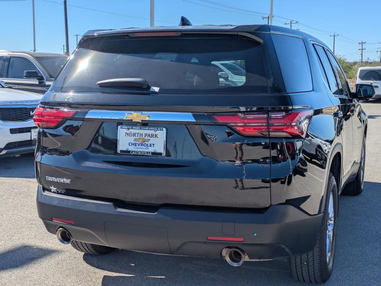2023 Chevrolet Traverse LS