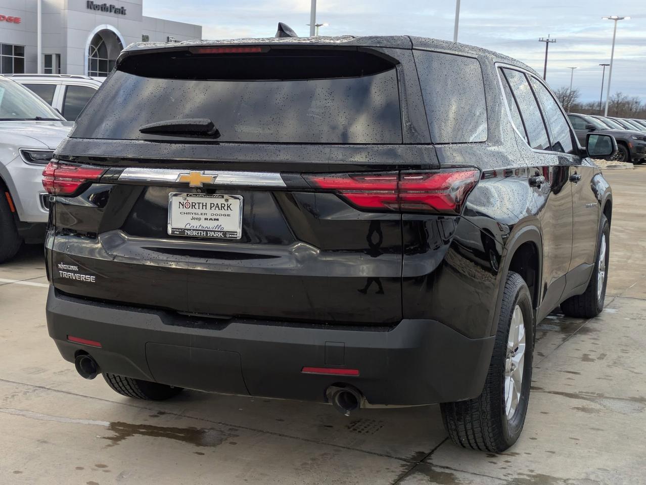 2023 Chevrolet Traverse LS