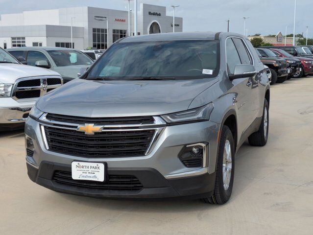 2023 Chevrolet Traverse LS Castroville TX