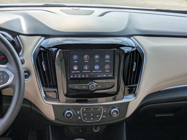 2023 Chevrolet Traverse LS Castroville TX
