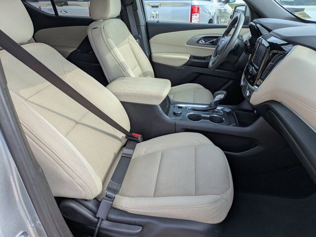 2023 Chevrolet Traverse LS Castroville TX