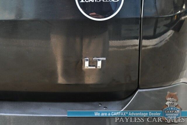 2023 Chevrolet Traverse LT / AWD / Auto Start / Power & Heated Leather Seats / Heated Steering Wheel / Lane Departure & Blind Spot / Rear Captain Chairs / 3rd Row / Apple CarPlay & Android Auto / Back Up Camera / 1-Owner Anchorage AK