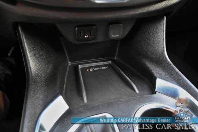 2023 Chevrolet Traverse LT / AWD / Auto Start / Power & Heated Leather Seats / Heated Steering Wheel / Lane Departure & Blind Spot / Rear Captain Chairs / 3rd Row / Apple CarPlay & Android Auto / Back Up Camera / 1-Owner Anchorage AK