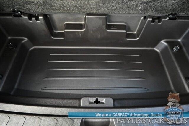 2023 Chevrolet Traverse LT / AWD / Auto Start / Power & Heated Leather Seats / Heated Steering Wheel / Lane Departure & Blind Spot / Rear Captain Chairs / 3rd Row / Apple CarPlay & Android Auto / Back Up Camera / 1-Owner Anchorage AK