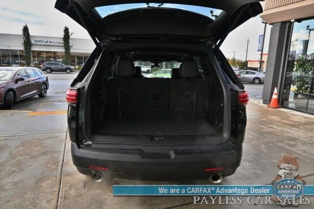 2023 Chevrolet Traverse LT / AWD / Auto Start / Power & Heated Leather Seats / Heated Steering Wheel / Lane Departure & Blind Spot / Rear Captain Chairs / 3rd Row / Apple CarPlay & Android Auto / Back Up Camera / 1-Owner Anchorage AK