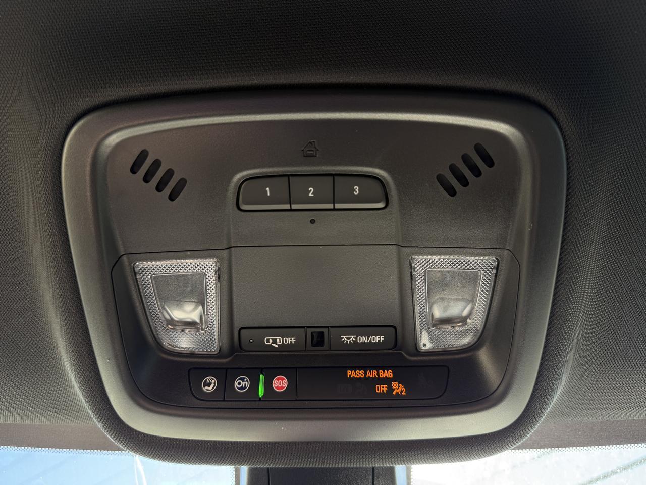 2023 Chevrolet Traverse LT Cloth AWD | Low KMs | V6 | Premium Cloth | Heated Seats | 8IN Touchscreen | Chevrolet Infotainmen Redwater AB