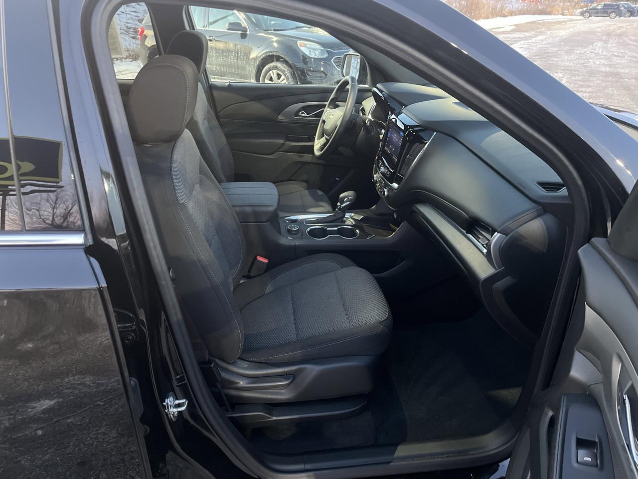 2023 Chevrolet Traverse LT Cloth AWD TraileringEquipment w/HtdSeats RemoteStart 8-WayPwrDrvrSeat Saukville WI