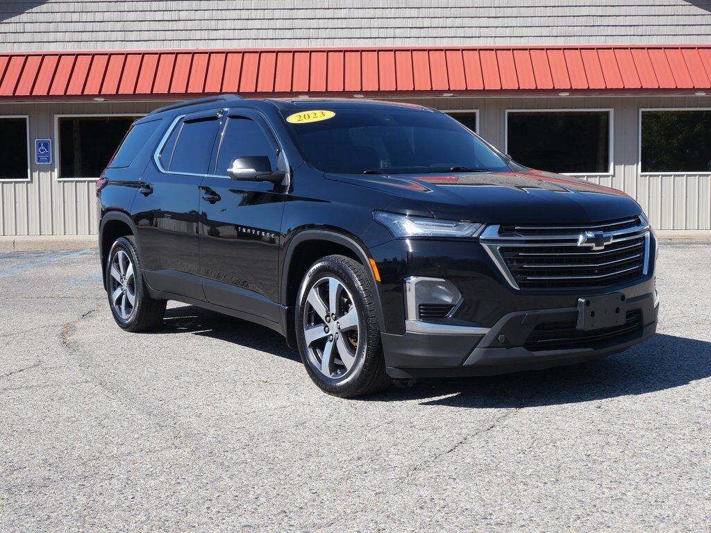 2023 Chevrolet Traverse photo 3