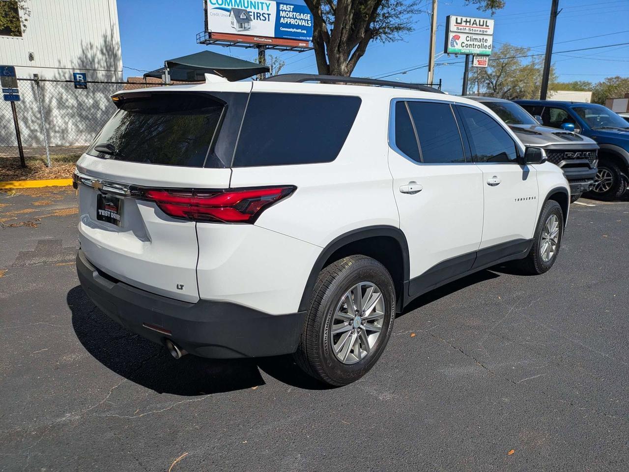 2023 Chevrolet Traverse LT Leather