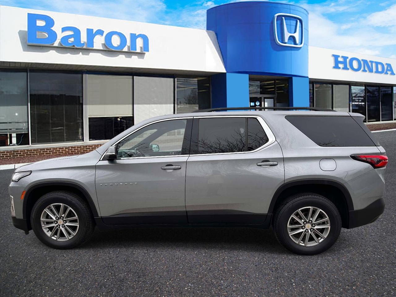 2023 Chevrolet Traverse LT Leather