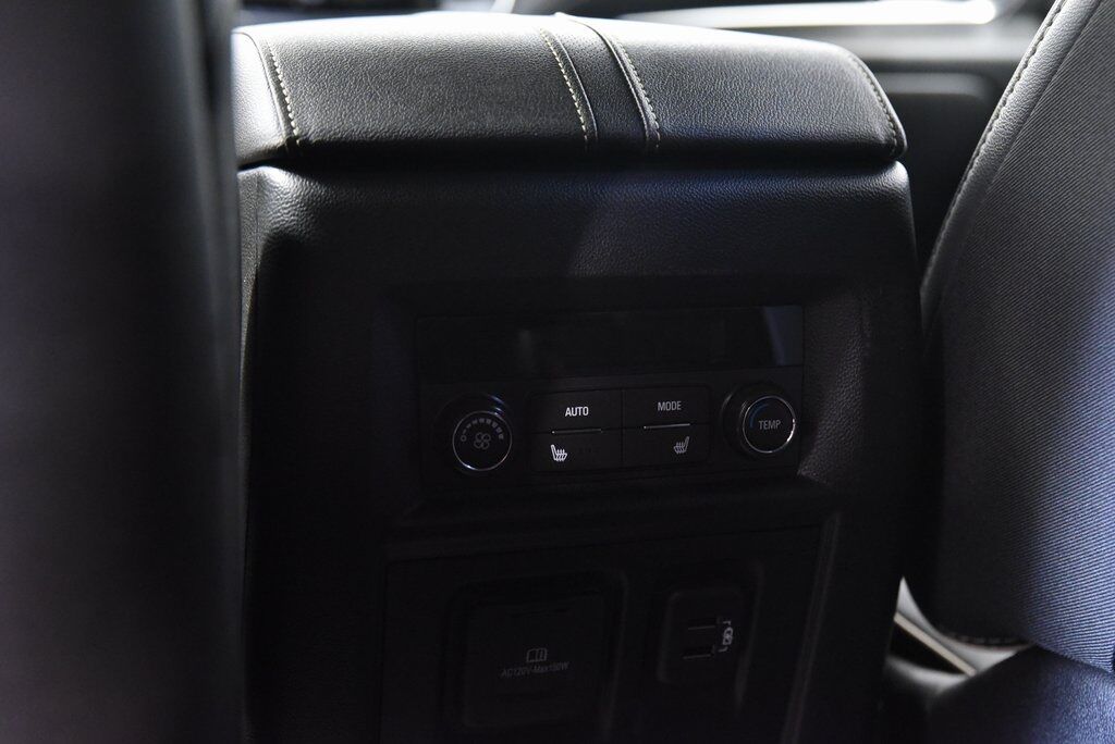 2023 Chevrolet Traverse Premier Akron