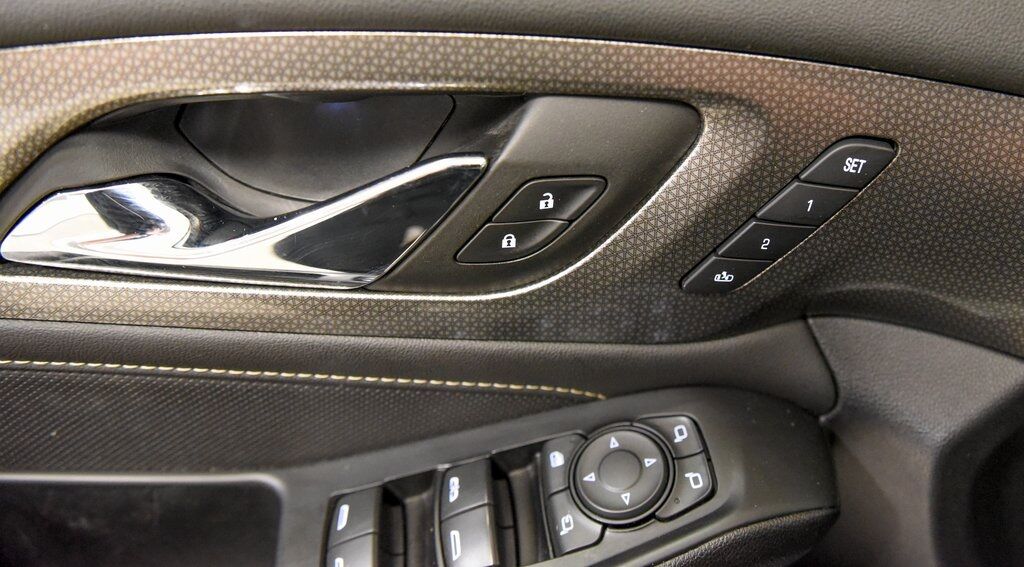 2023 Chevrolet Traverse Premier Akron