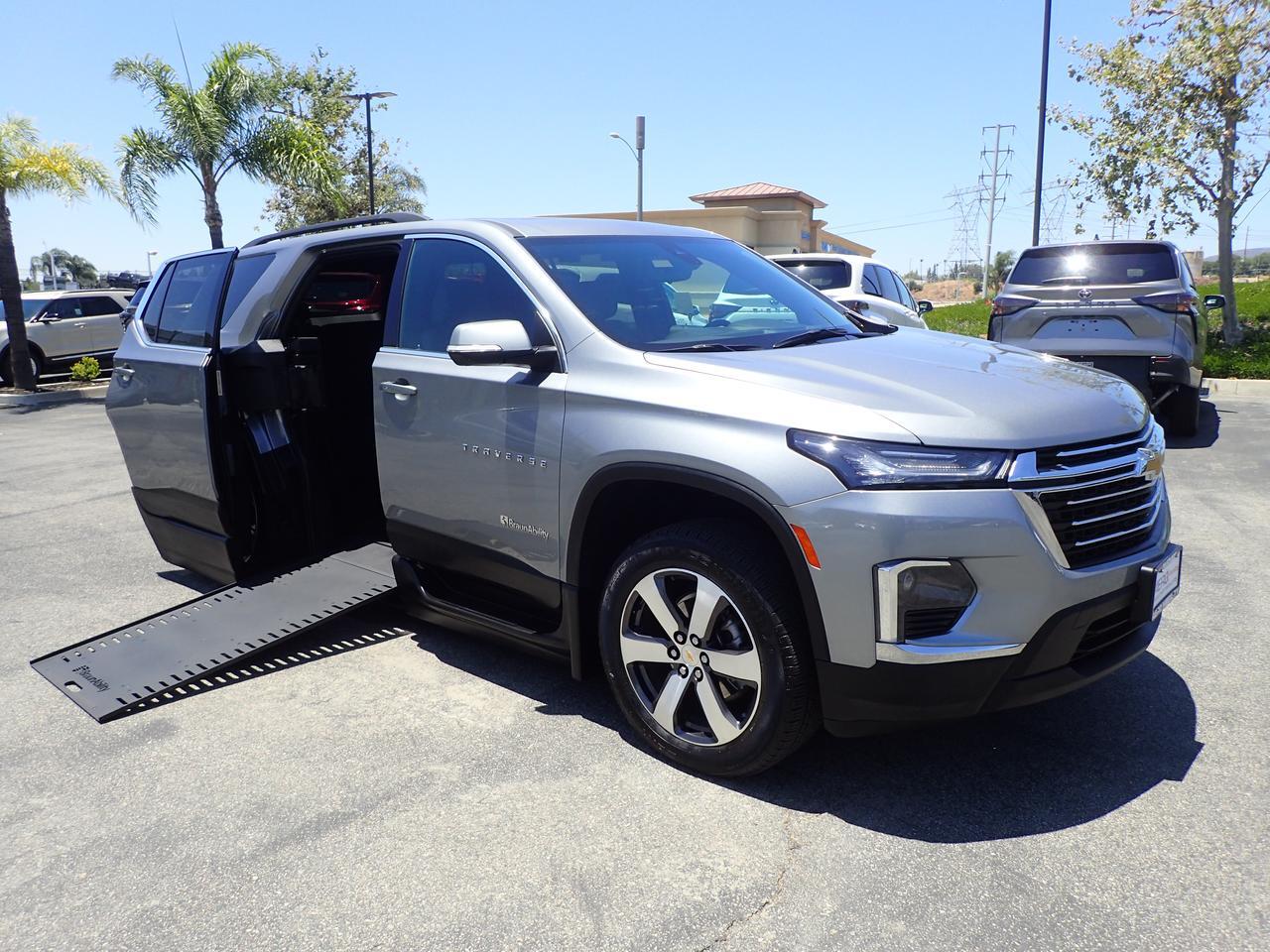 2023 Chevy Traverse LT