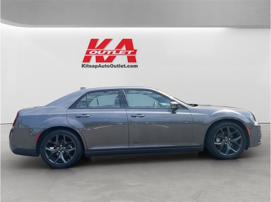 2023 Chrysler 300 300S V6 Sedan 4D