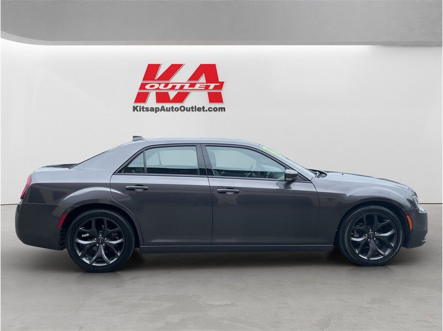 2023 Chrysler 300 300S V6 Sedan 4D